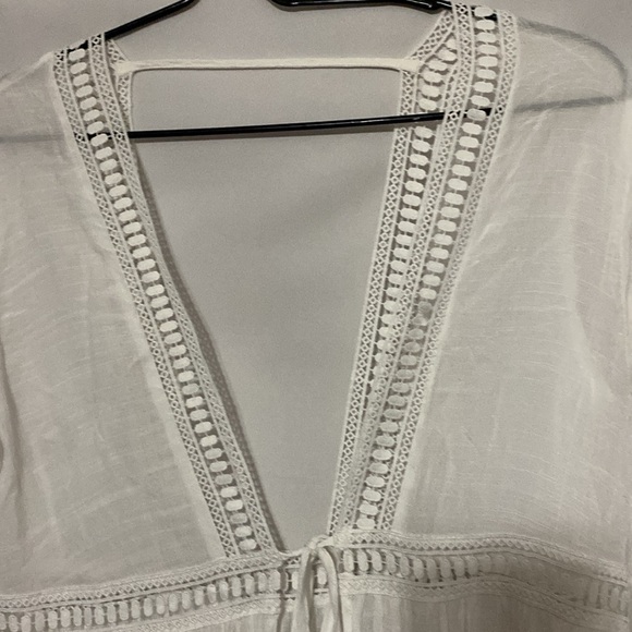 CUPSHE ONE SIZE FITS MOST WHITE GAUZY SWIM COVER UP FRONT TIE LASER CUT INSET - Picture 4 of 11